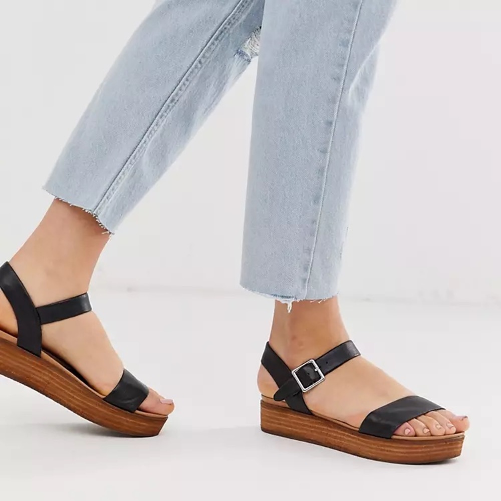 Steve Madden Strappy Platform Sandal